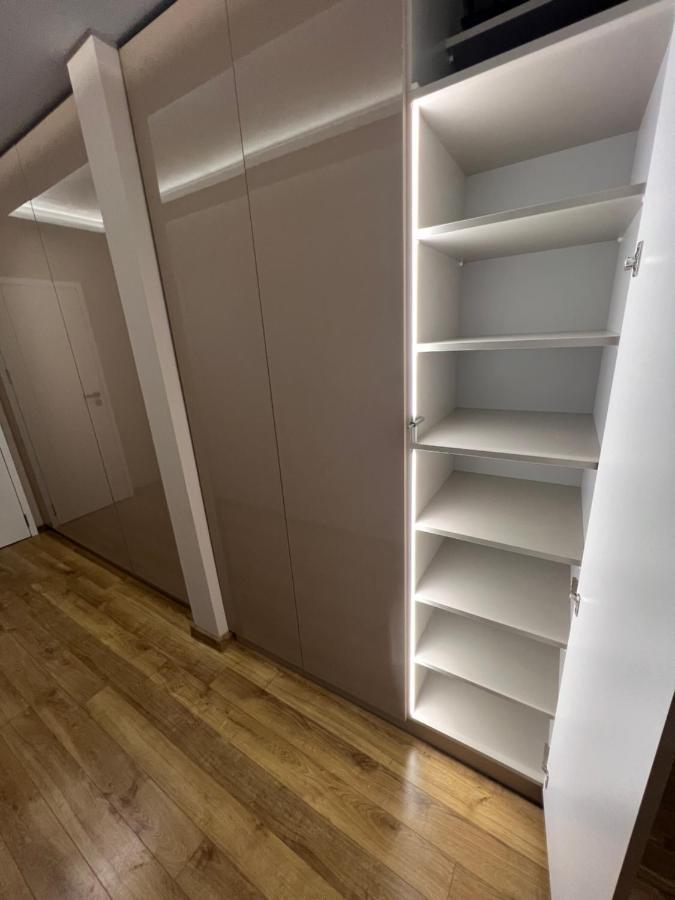 Apartament Varosha Luxury Lovetj Eksteriør billede
