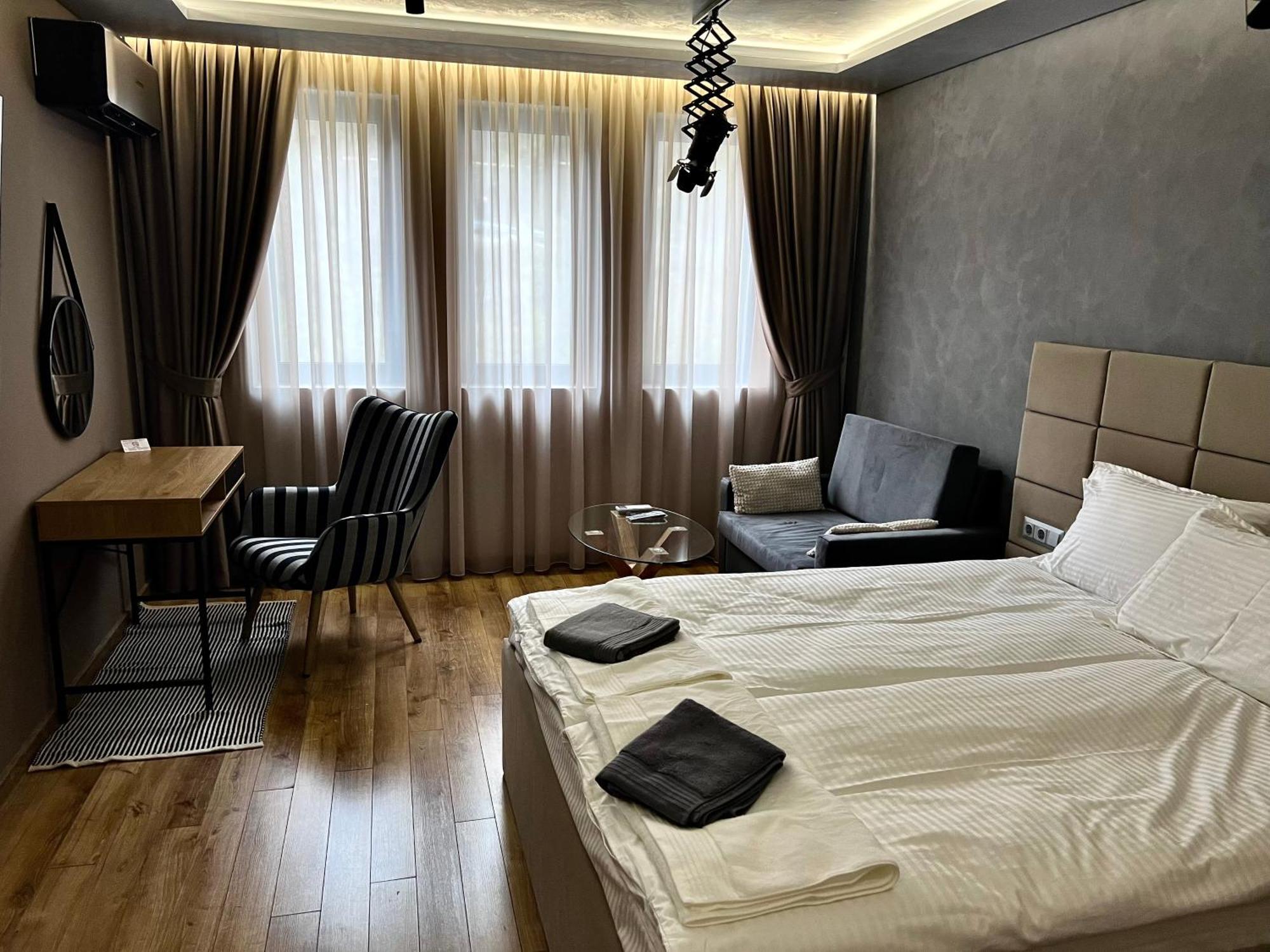Apartament Varosha Luxury Lovetj Eksteriør billede